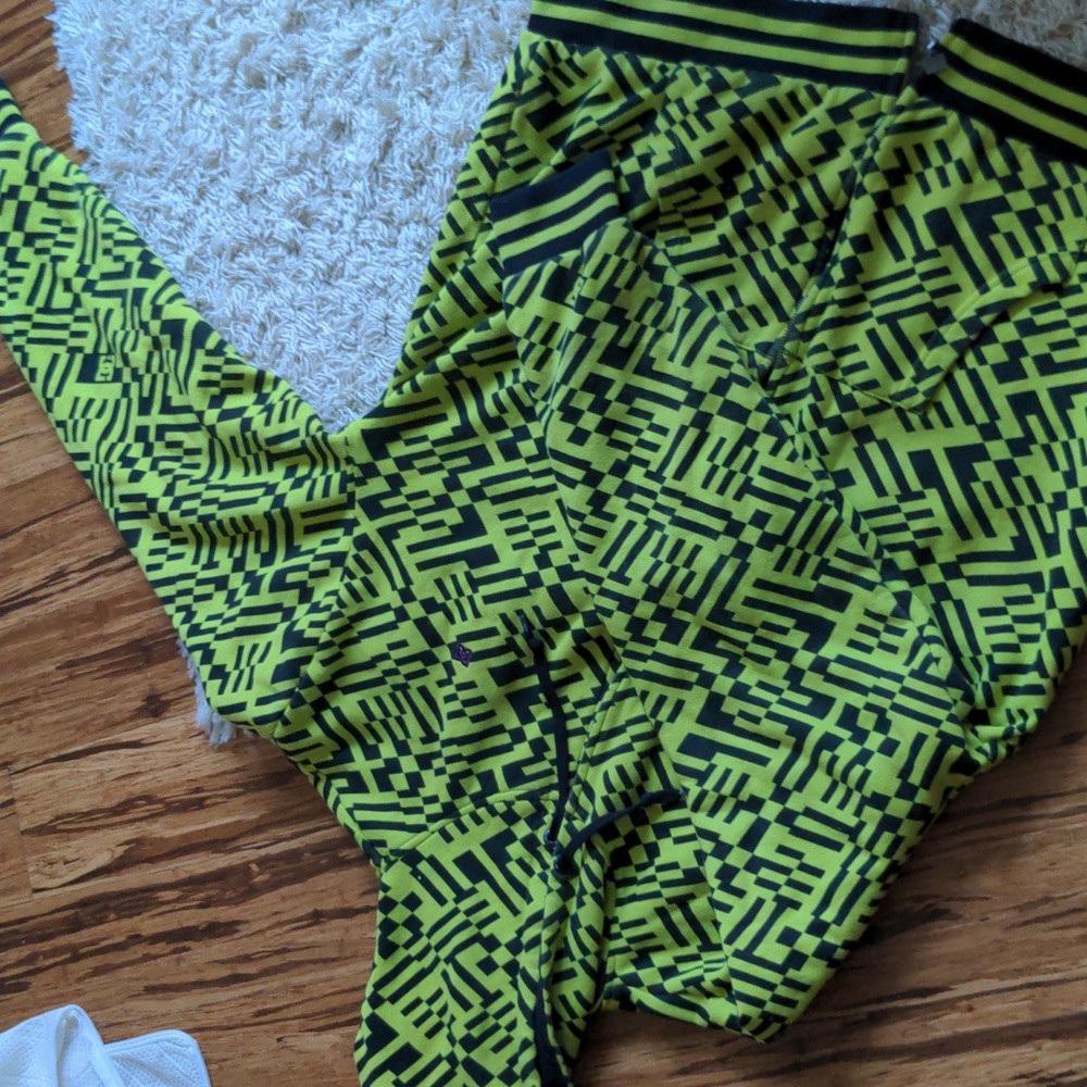 DC Ski Jacket - Picture 2 of 4